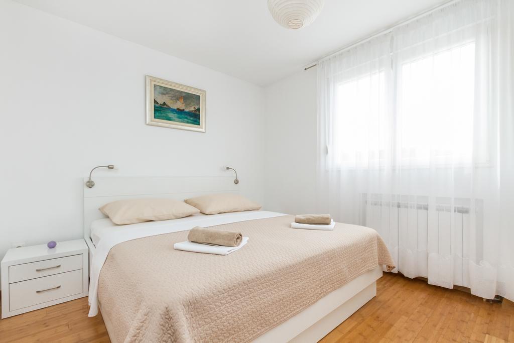 Comfortable Apartment Split Room photo